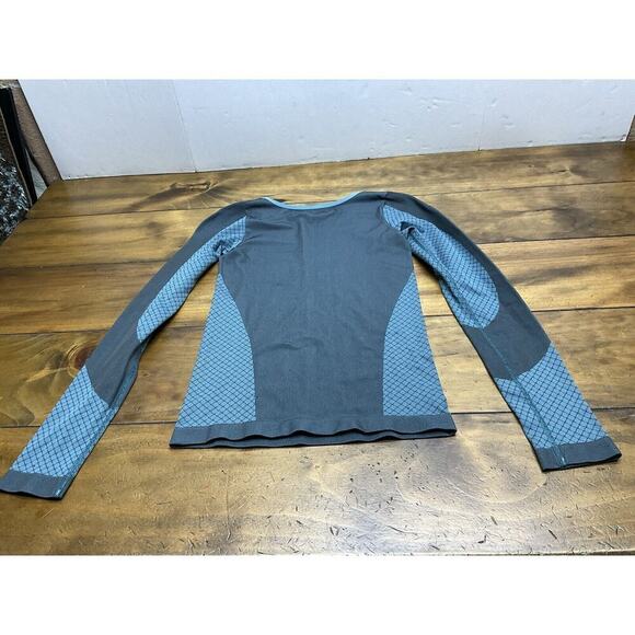 Athleta Seamless Long Sleeve Green Top Size XS - Picture 9 of 9